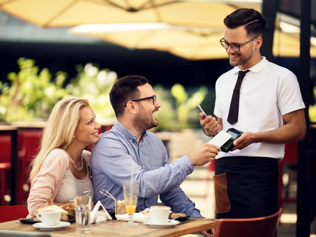 customers returning restaurant